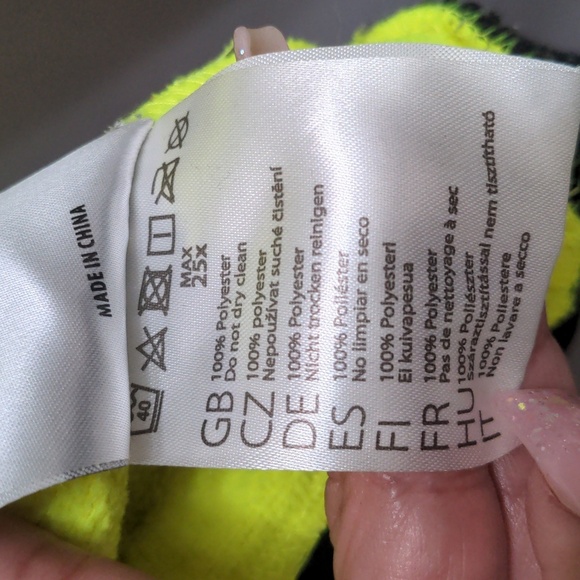 Men's Yellow and Black Lightweight Jacket - Picture 10 of 16